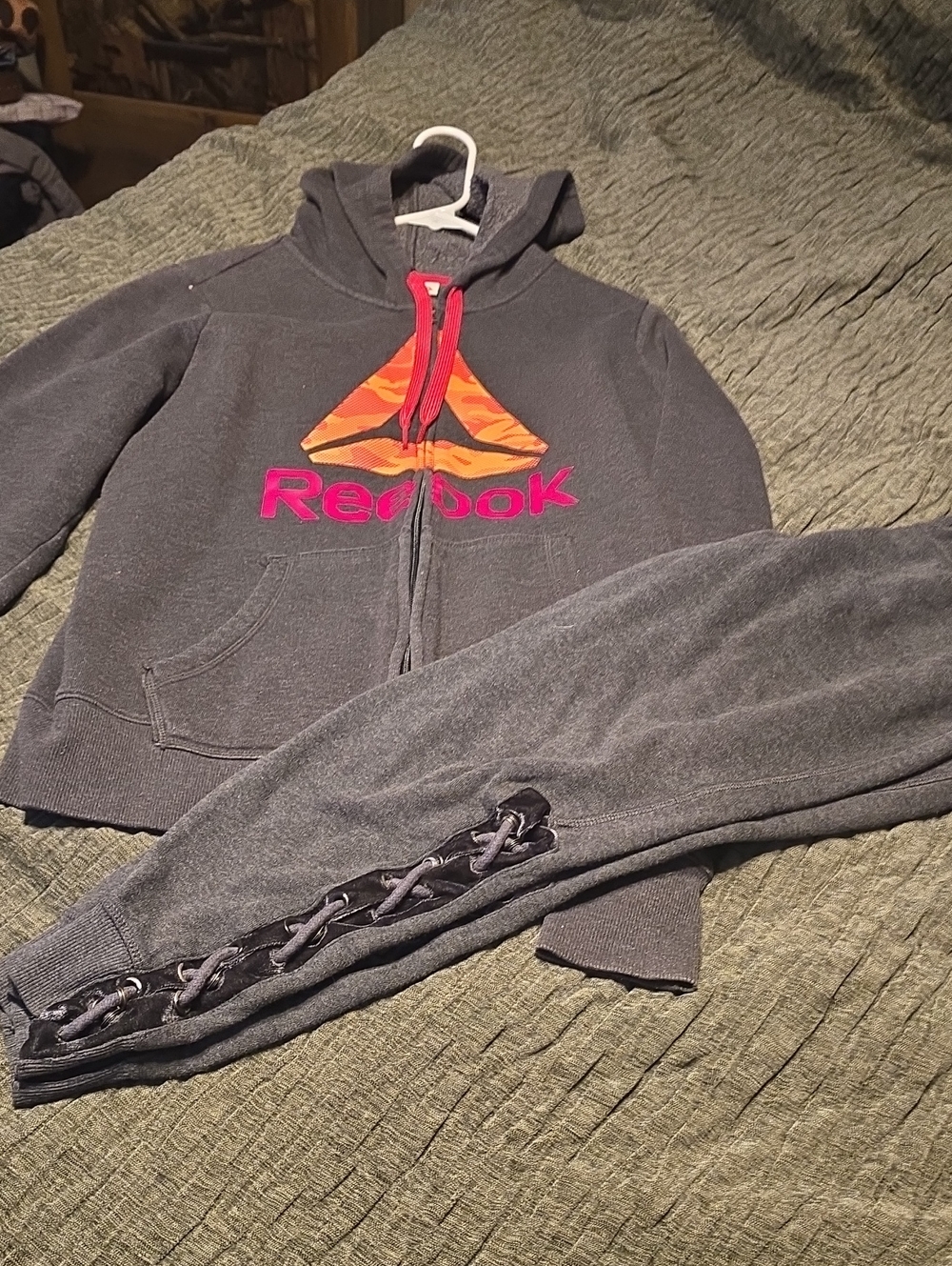 Reebok Gray Hoodie Sweatpants Set with Pink Logo Medium